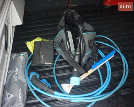 Красный Рено Кенгу, объемом двигателя 0 л и пробегом 44 тыс. км за 11777 $, фото 51 на Automoto.ua