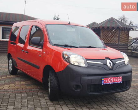 Красный Рено Кенгу, объемом двигателя 0 л и пробегом 44 тыс. км за 11777 $, фото 3 на Automoto.ua