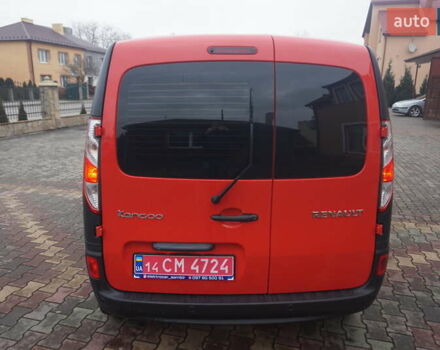 Красный Рено Кенгу, объемом двигателя 0 л и пробегом 44 тыс. км за 11777 $, фото 17 на Automoto.ua
