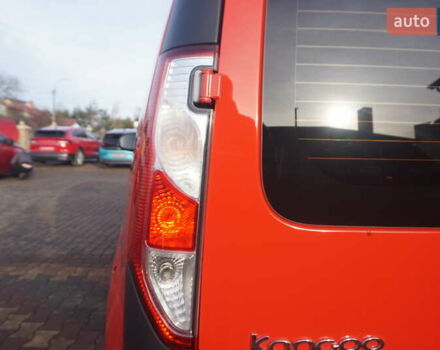 Красный Рено Кенгу, объемом двигателя 0 л и пробегом 34 тыс. км за 12000 $, фото 23 на Automoto.ua