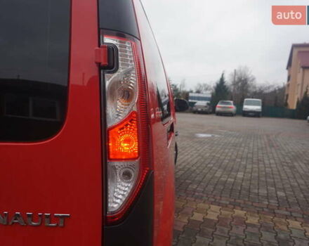 Красный Рено Кенгу, объемом двигателя 0 л и пробегом 44 тыс. км за 11777 $, фото 22 на Automoto.ua
