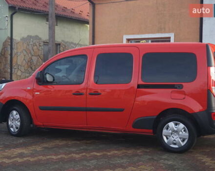 Красный Рено Кенгу, объемом двигателя 0 л и пробегом 34 тыс. км за 12000 $, фото 10 на Automoto.ua