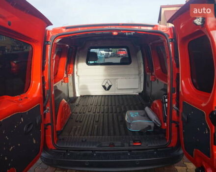 Красный Рено Кенгу, объемом двигателя 0 л и пробегом 34 тыс. км за 12000 $, фото 45 на Automoto.ua