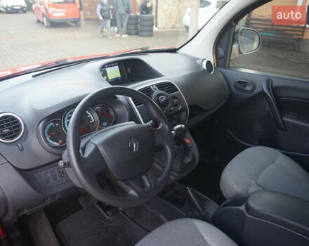 Красный Рено Кенгу, объемом двигателя 0 л и пробегом 34 тыс. км за 12000 $, фото 25 на Automoto.ua