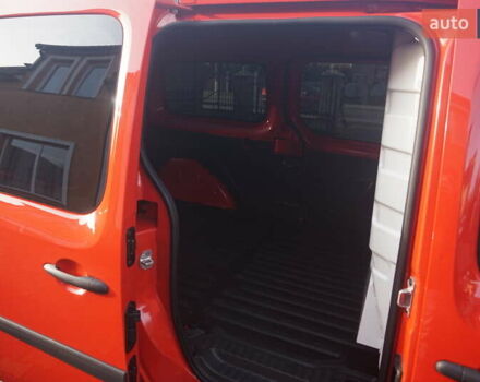 Красный Рено Кенгу, объемом двигателя 0 л и пробегом 34 тыс. км за 12000 $, фото 44 на Automoto.ua