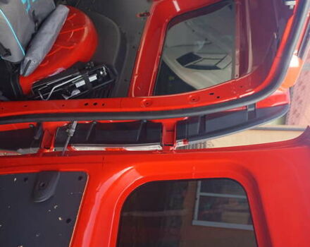 Красный Рено Кенгу, объемом двигателя 0 л и пробегом 34 тыс. км за 12000 $, фото 47 на Automoto.ua