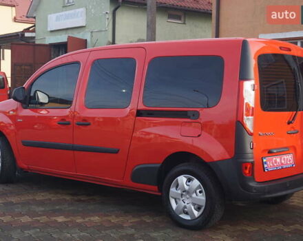 Красный Рено Кенгу, объемом двигателя 0 л и пробегом 34 тыс. км за 12000 $, фото 9 на Automoto.ua