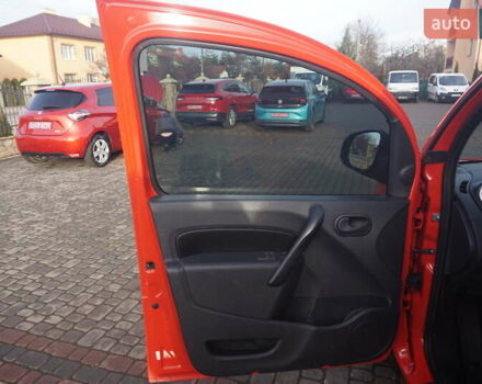 Красный Рено Кенгу, объемом двигателя 0 л и пробегом 34 тыс. км за 12000 $, фото 24 на Automoto.ua