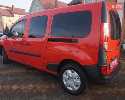 Красный Рено Кенгу, объемом двигателя 0 л и пробегом 34 тыс. км за 12000 $, фото 18 на Automoto.ua