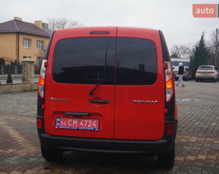 Красный Рено Кенгу, объемом двигателя 0 л и пробегом 44 тыс. км за 11777 $, фото 8 на Automoto.ua