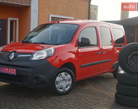 Красный Рено Кенгу, объемом двигателя 0 л и пробегом 34 тыс. км за 12000 $, фото 72 на Automoto.ua