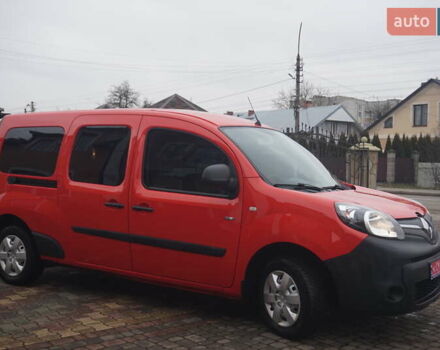 Красный Рено Кенгу, объемом двигателя 0 л и пробегом 44 тыс. км за 11777 $, фото 4 на Automoto.ua