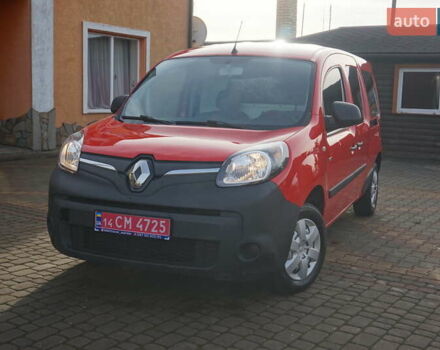 Красный Рено Кенгу, объемом двигателя 0 л и пробегом 34 тыс. км за 12000 $, фото 1 на Automoto.ua