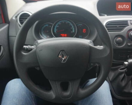 Красный Рено Кенгу, объемом двигателя 0 л и пробегом 44 тыс. км за 11777 $, фото 29 на Automoto.ua