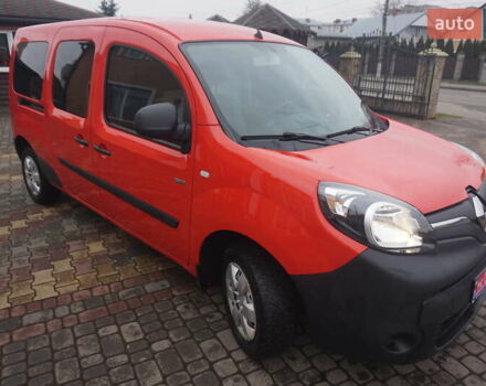 Красный Рено Кенгу, объемом двигателя 0 л и пробегом 44 тыс. км за 11777 $, фото 14 на Automoto.ua