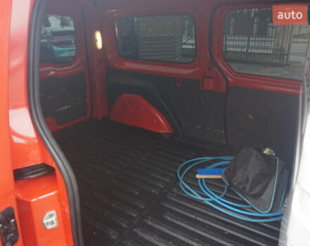 Красный Рено Кенгу, объемом двигателя 0 л и пробегом 44 тыс. км за 11777 $, фото 44 на Automoto.ua