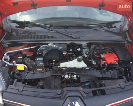 Красный Рено Кенгу, объемом двигателя 0 л и пробегом 34 тыс. км за 12000 $, фото 51 на Automoto.ua