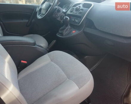 Красный Рено Кенгу, объемом двигателя 0 л и пробегом 34 тыс. км за 12000 $, фото 39 на Automoto.ua