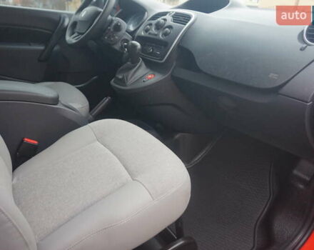 Красный Рено Кенгу, объемом двигателя 0 л и пробегом 44 тыс. км за 11777 $, фото 41 на Automoto.ua