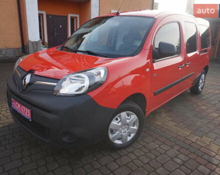 Красный Рено Кенгу, объемом двигателя 0 л и пробегом 34 тыс. км за 12000 $, фото 12 на Automoto.ua