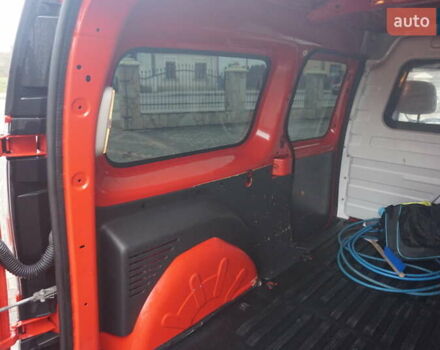 Красный Рено Кенгу, объемом двигателя 0 л и пробегом 44 тыс. км за 11777 $, фото 47 на Automoto.ua