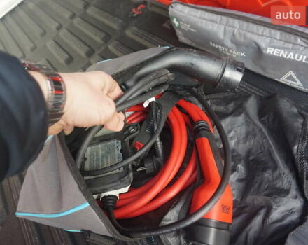 Красный Рено Кенгу, объемом двигателя 0 л и пробегом 34 тыс. км за 12000 $, фото 48 на Automoto.ua