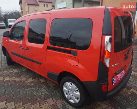 Красный Рено Кенгу, объемом двигателя 0 л и пробегом 44 тыс. км за 11777 $, фото 18 на Automoto.ua