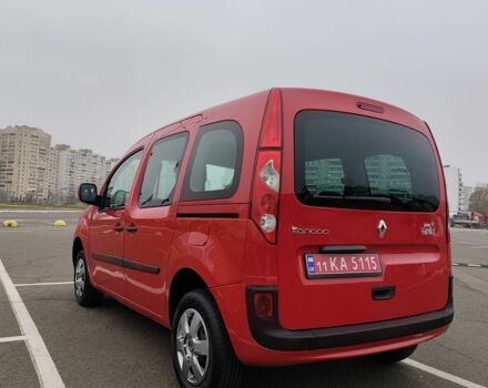 Красный Рено Кенгу, объемом двигателя 1.5 л и пробегом 240 тыс. км за 7203 $, фото 2 на Automoto.ua