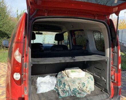 Червоний Рено Кєнгу, об'ємом двигуна 1.6 л та пробігом 249 тис. км за 7000 $, фото 4 на Automoto.ua