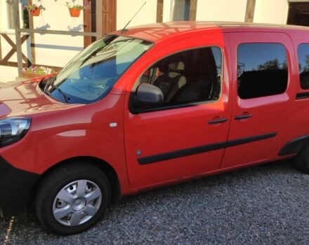 Красный Рено Кенгу, объемом двигателя 0 л и пробегом 205 тыс. км за 16500 $, фото 5 на Automoto.ua