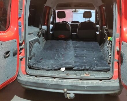 Красный Рено Кенгу, объемом двигателя 0 л и пробегом 205 тыс. км за 16500 $, фото 7 на Automoto.ua