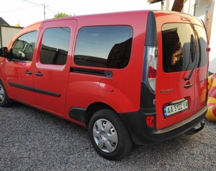 Красный Рено Кенгу, объемом двигателя 0 л и пробегом 205 тыс. км за 16500 $, фото 2 на Automoto.ua