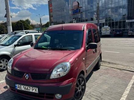 Красный Рено Кенгу, объемом двигателя 1.4 л и пробегом 211 тыс. км за 4500 $, фото 1 на Automoto.ua