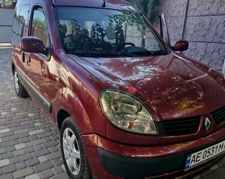 Красный Рено Кенгу, объемом двигателя 1.6 л и пробегом 228 тыс. км за 5500 $, фото 1 на Automoto.ua