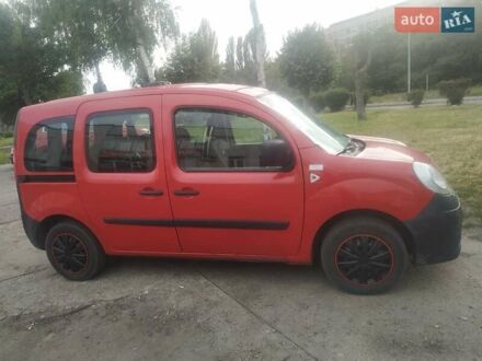 Рено Кенгу 2008 в Киеве на Automoto.ua Красный Рено Кенгу, объемом двигателя 1.6 л и пробегом 270 тыс. км за 5950 $, фото 1 на Automoto.ua