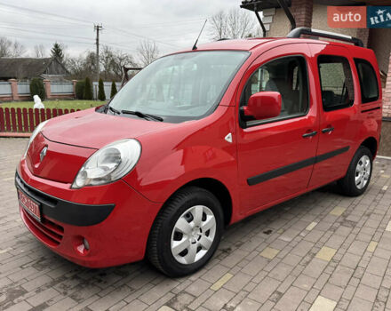 Красный Рено Кенгу, объемом двигателя 1.6 л и пробегом 219 тыс. км за 7350 $, фото 1 на Automoto.ua