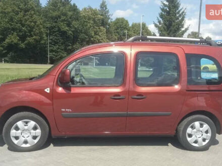 Рено Кенгу 2009 в Чернигове на Automoto.ua Красный Рено Кенгу, объемом двигателя 1.6 л и пробегом 197 тыс. км за 7699 $, фото 1 на Automoto.ua