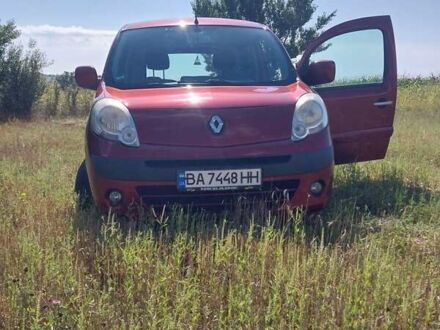 Красный Рено Кенгу, объемом двигателя 1.6 л и пробегом 240 тыс. км за 7800 $, фото 1 на Automoto.ua