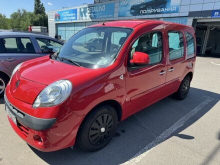 Рено Кєнгу 2012 у Полтаві на Automoto.ua Червоний Рено Кєнгу, об'ємом двигуна 1.6 л та пробігом 192 тис. км за 8500 $, фото 1 на Automoto.ua