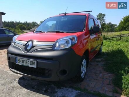 Рено Кенгу 2017 в Полтаве на Automoto.ua Красный Рено Кенгу, объемом двигателя 0 л и пробегом 65 тыс. км за 13600 $, фото 1 на Automoto.ua