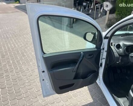 Рено Кенгу, объемом двигателя 0 л и пробегом 145 тыс. км за 13550 $, фото 4 на Automoto.ua