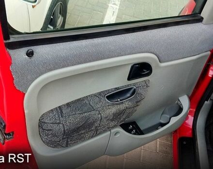 Рено Кенгу, объемом двигателя 1.5 л и пробегом 250 тыс. км за 3999 $, фото 2 на Automoto.ua