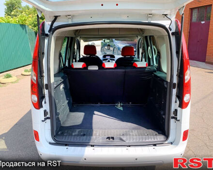 Рено Кенгу, объемом двигателя 1.5 л и пробегом 255 тыс. км за 9700 $, фото 6 на Automoto.ua