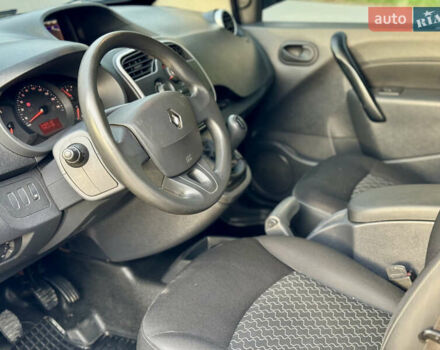Рено Кенгу, объемом двигателя 1.5 л и пробегом 260 тыс. км за 8700 $, фото 16 на Automoto.ua