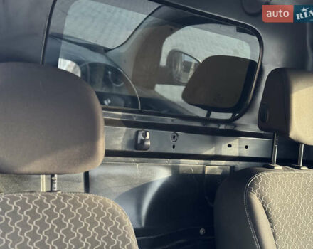 Рено Кенгу, объемом двигателя 1.5 л и пробегом 260 тыс. км за 8700 $, фото 15 на Automoto.ua