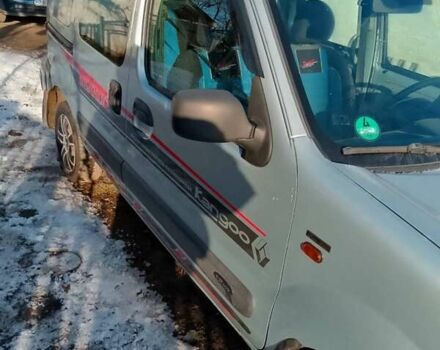 Рено Кенгу, объемом двигателя 1.2 л и пробегом 260 тыс. км за 4000 $, фото 2 на Automoto.ua