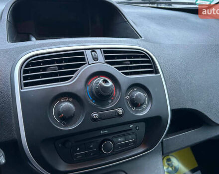 Рено Кенгу, объемом двигателя 1.5 л и пробегом 228 тыс. км за 10500 $, фото 16 на Automoto.ua