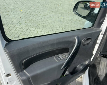 Рено Кенгу, объемом двигателя 0 л и пробегом 110 тыс. км за 13500 $, фото 29 на Automoto.ua