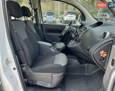 Рено Кенгу, объемом двигателя 0 л и пробегом 110 тыс. км за 13500 $, фото 31 на Automoto.ua