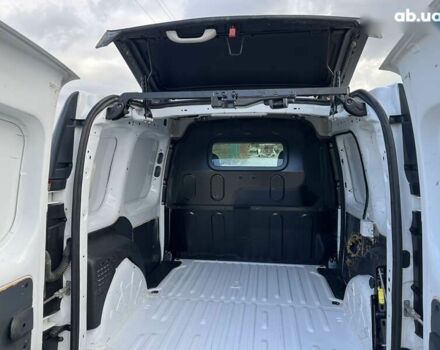 Рено Кенгу 2017 в Львове на Automoto.ua Рено Кенгу, объемом двигателя 0 л и пробегом 36 тыс. км за 9990 $, фото 9 на Automoto.ua